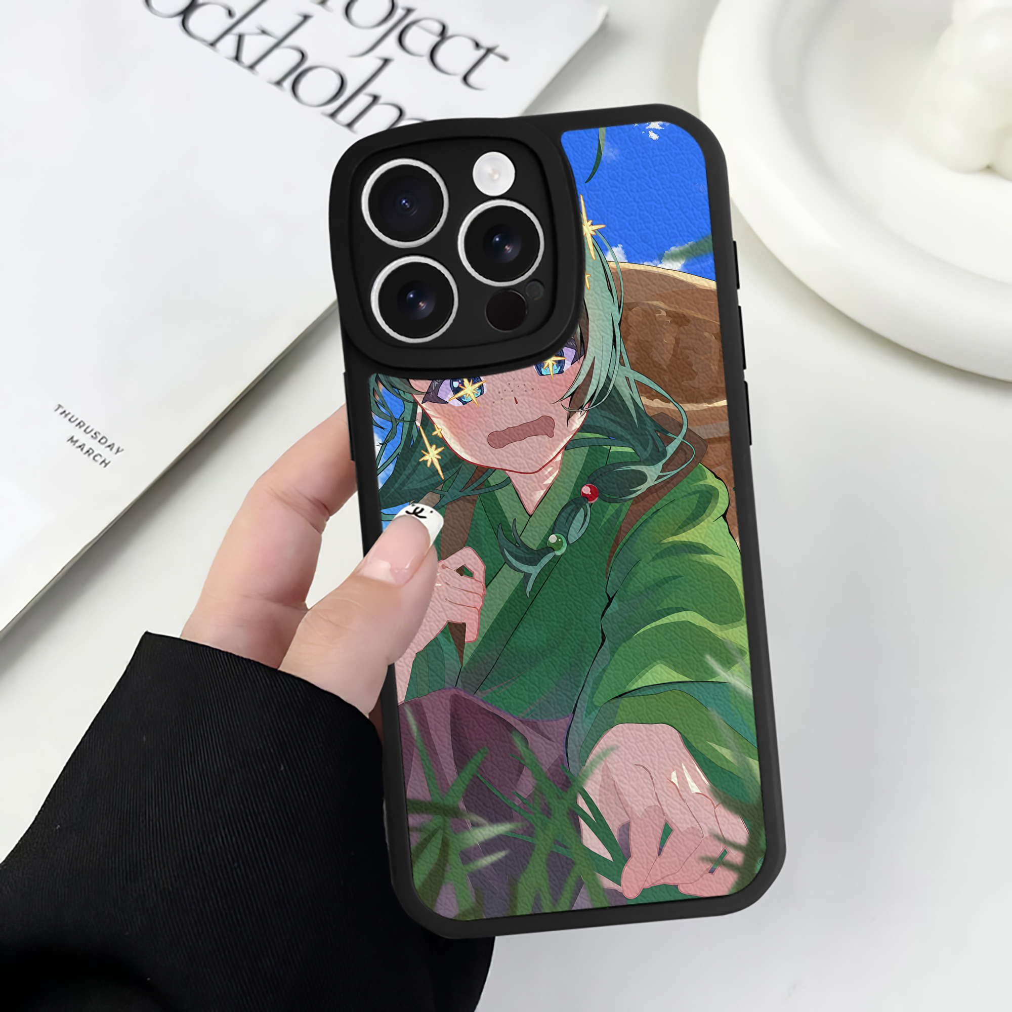 （画像用） 薬屋のひとりごと The Apothecary Diaries 【iPhone 16シリーズ対応】シリコンスマホケース（レザー調） 材質：シリコン